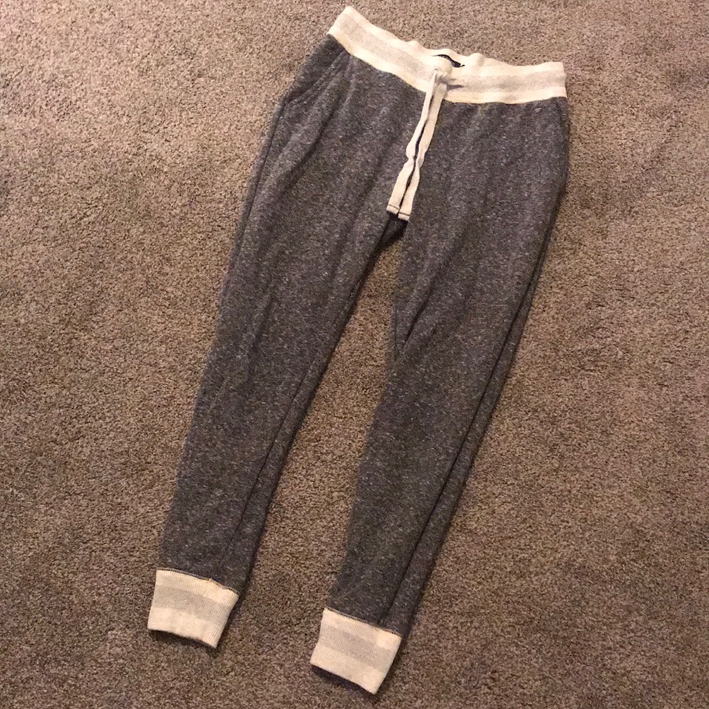 American Eagle women’s joggers